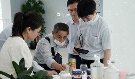 爱普生代表团莅临博天堂网址总部参观交流